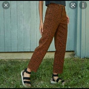 Universal Thread Target leopard vintage straight leg ankle jeans